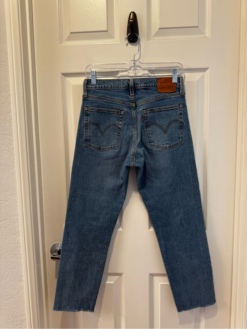 Levi's Premium Wedgie Icon High Rise Leg Medium Wash Ankle Jeans Sz 27 - Picture 4 of 10